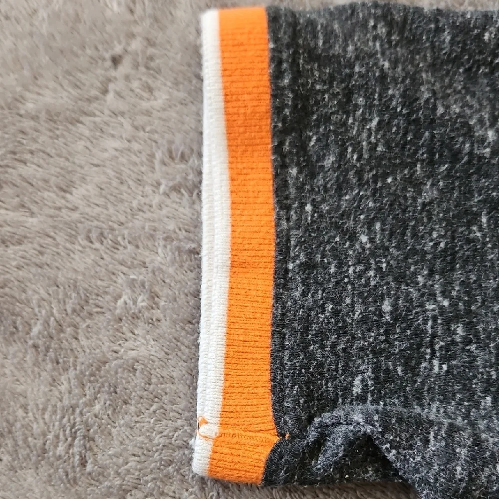 5th & Ocean Black and Orange V-Neck Kids Tee - Picture 7 of 7